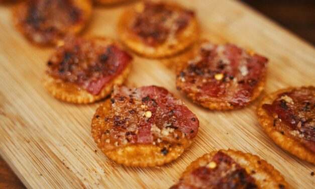 Bacon Cracker – Sweet & Hot – Fingerfood BEST! Appetizer!